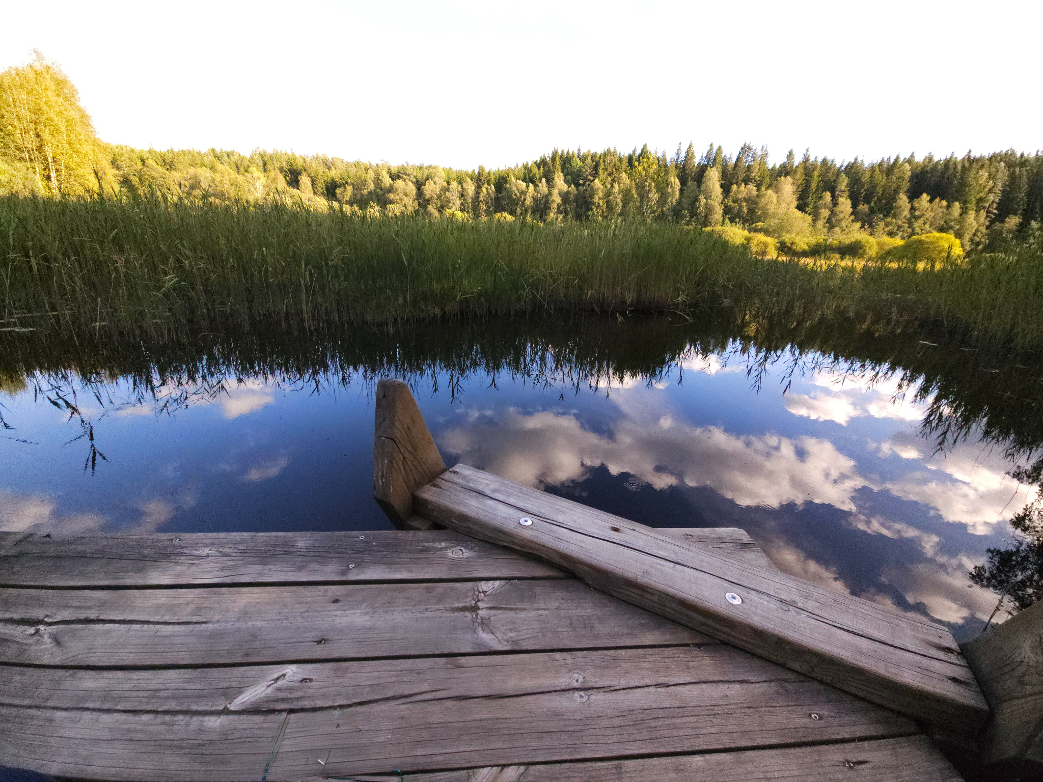 Brygga vid havet på Österlen
